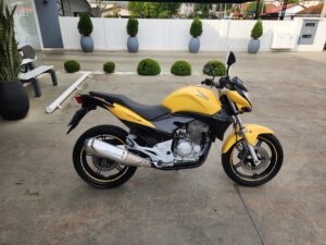 Leia mais sobre o artigo CB 300R em raro estado de conservação. Ano 2012