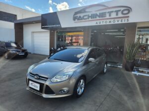 Leia mais sobre o artigo Focus Hatch SE 1.6 Aut. zerado e com baixa km. Ano 2015