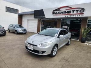 Leia mais sobre o artigo Fluence Privilege 2.0 Aut. com multimidia, baixa km e bem conservado. Ano 2012